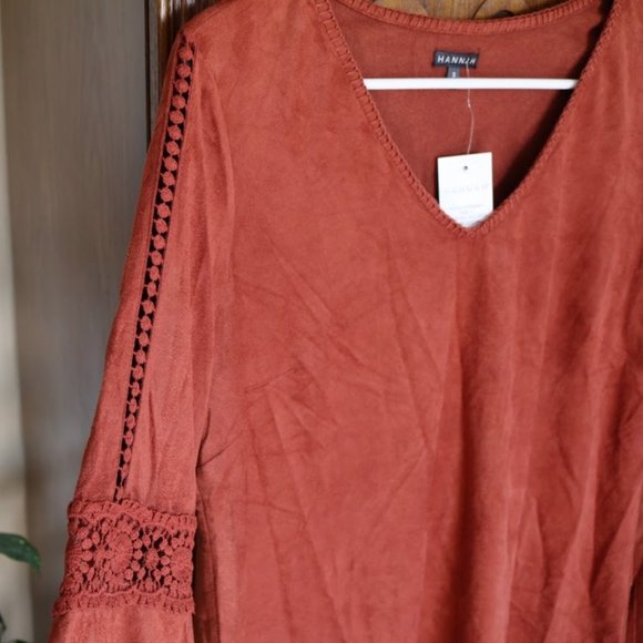 HANNAH Crochet Cutout Faux Suede Bell Sleeve Boho Tunic Top - NWT! - Picture 3 of 14
